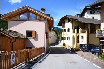 Italia Privát Molina di Fiemme, Esterno